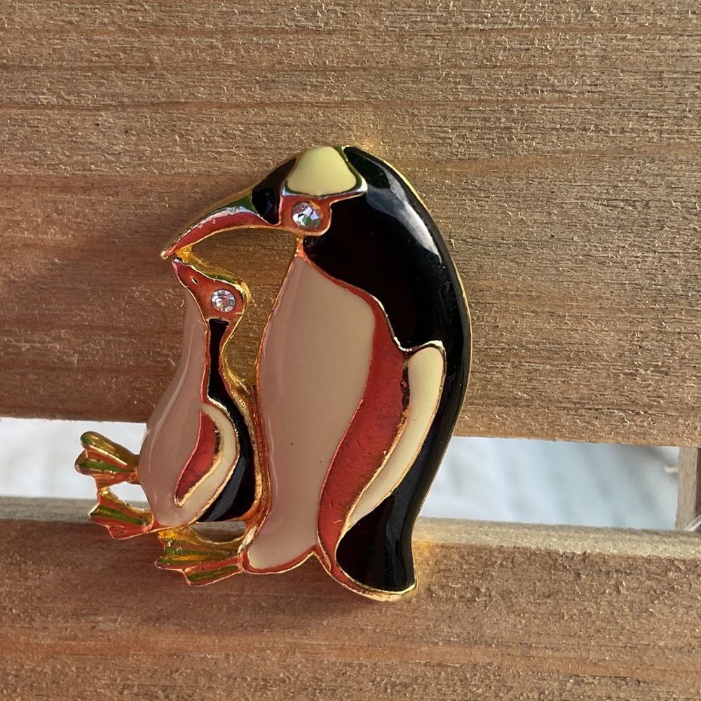Vintage Penguin and Baby with Cubic Zirconia Eyes Brooch